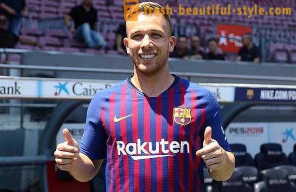 Arthur udarač: veznjak karijeru „Barcelona”