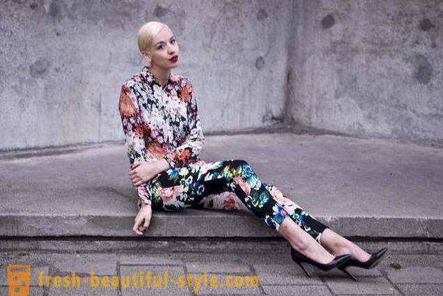 Modni hlače s cvijećem - što će nositi, savjete stilista i najbolju kombinaciju