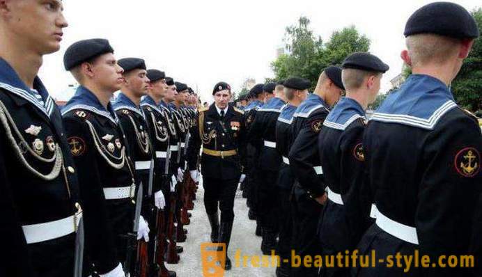 Casual i haljina uniformi ratne mornarice