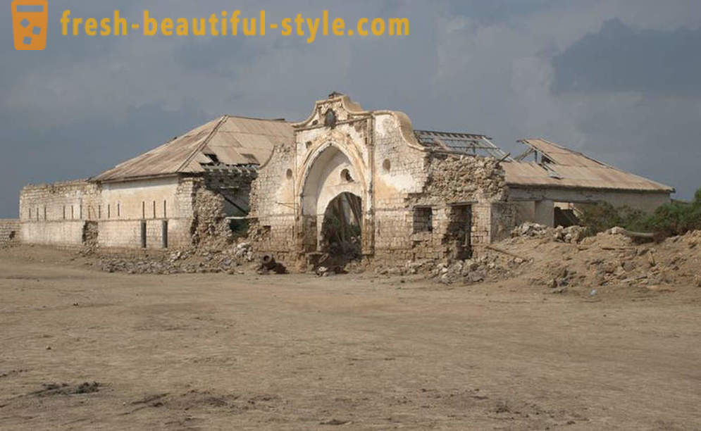 Ugodan ruševine napuštenih otoka
