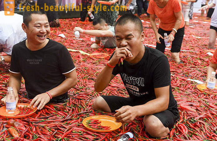 Nije za onesvijestiti se od srca: u Kini je bilo natjecanje u jedenju paprike za brzinu