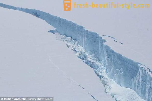 Ledenjak od Antarktici odlomio površinu od više od dva u Moskvi