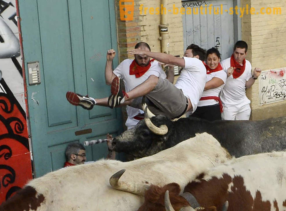 Kako je godišnji Utrka bikova u Pamploni, Španjolska
