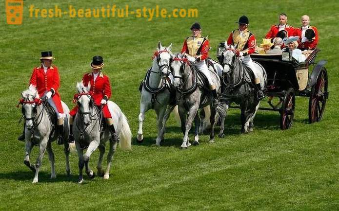 Britanski visokog društva na utrke konja u Ascot