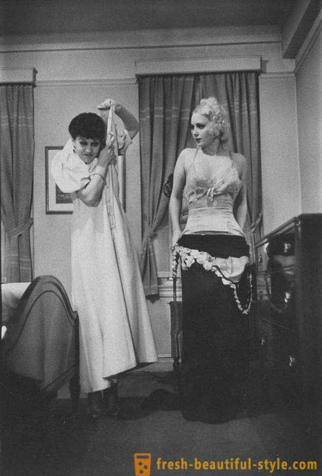 Kako skinuti u spavaćoj sobi: upute u 1937 za žene