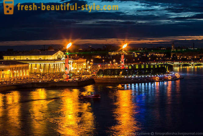 Kao što je navedeno Scarlet Sails 2014 St. Petersburgu