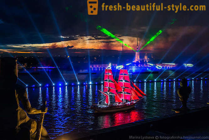 Kao što je navedeno Scarlet Sails 2014 St. Petersburgu