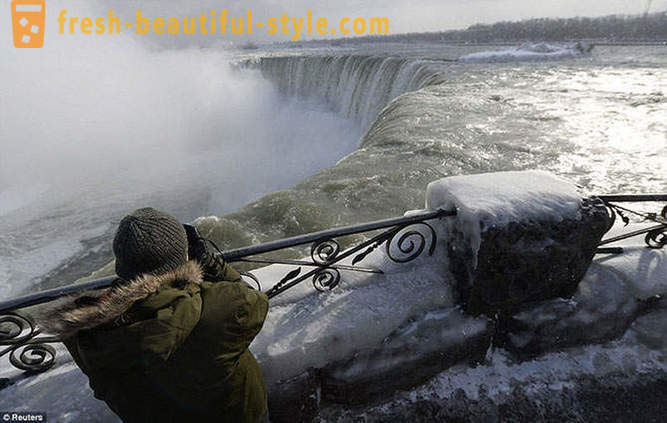 10 fascinantna slika zamrznuta Niagara Falls