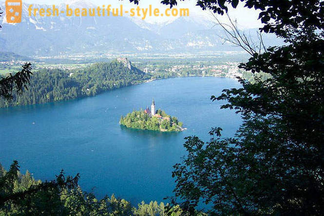 Bledsko jezero, prekrivene legende
