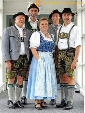 Njemački nacionalni kostimi za žene, muškarce i djecu. etničke haljine