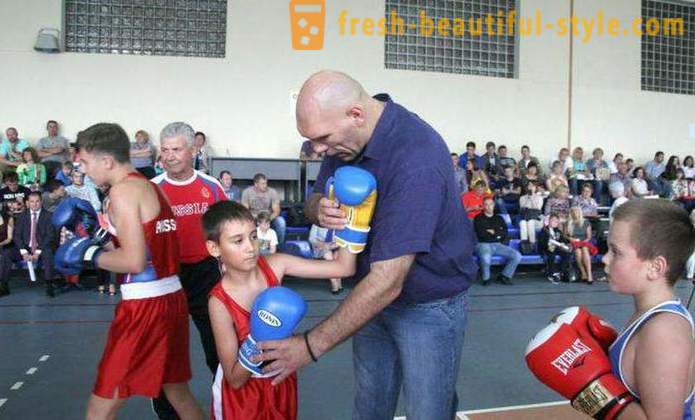Ruski boksač Nikolaj Valuev: visina i težina, obitelj, djeca