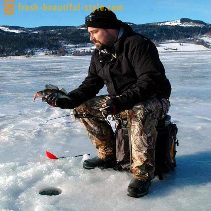 Zimski ribolov na rijeci Ob u Barnaul