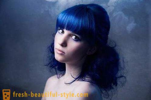 Plava boja kose: kako postići stvarno lijepe boje?