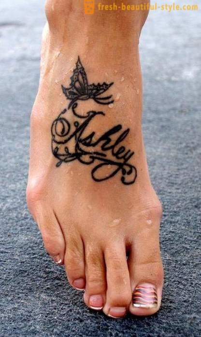 Tetovaža na nogama - mali ženski podvala